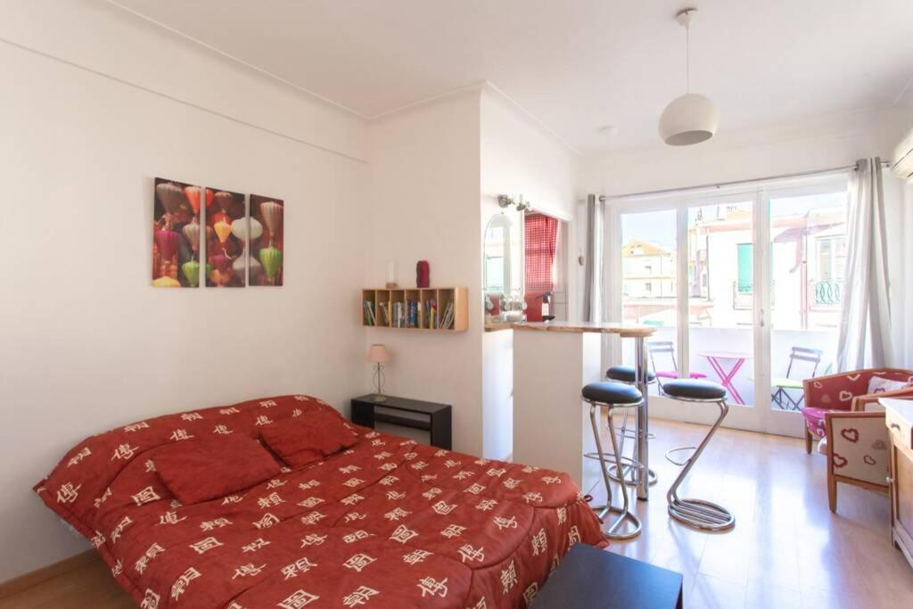 Nice Center - Bright Studio Balcony Wifi & Aircon Apartment Ngoại thất bức ảnh